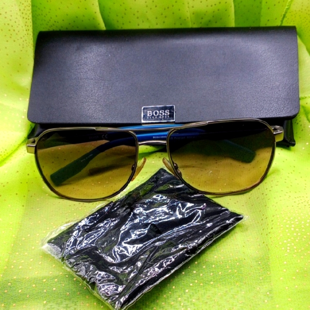 NEW 🤩 Hugo BOSS Aviator Sunglasses with Black Case